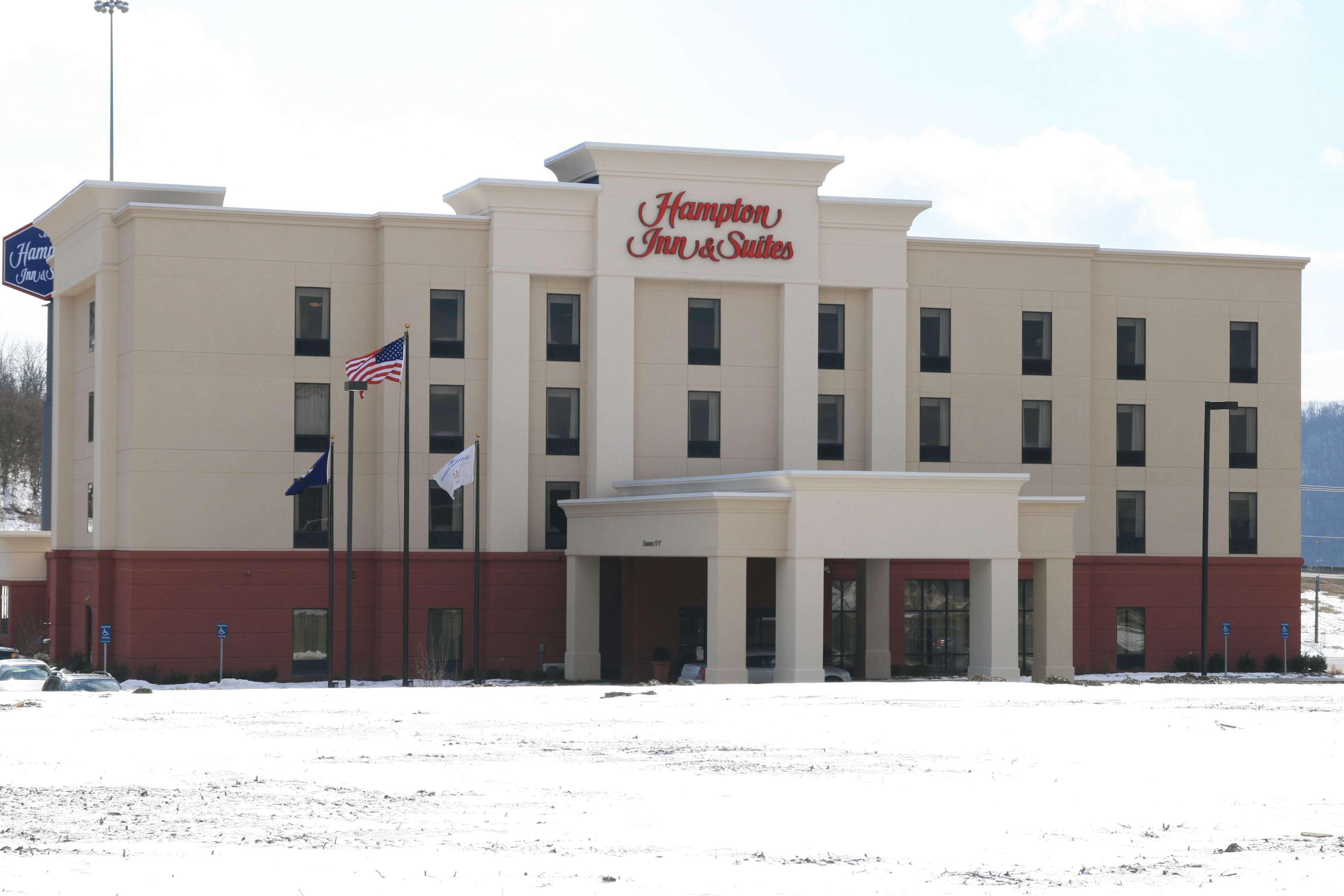 Hampton Inn & Suites Wilder Exterior photo