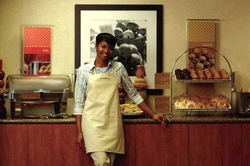 Hampton Inn & Suites Wilder Restaurant photo